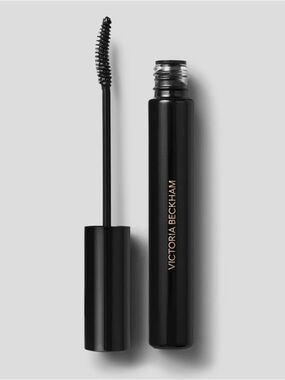Victoria Beckham Future Lash Smudge Free Lifting Mascara in Black